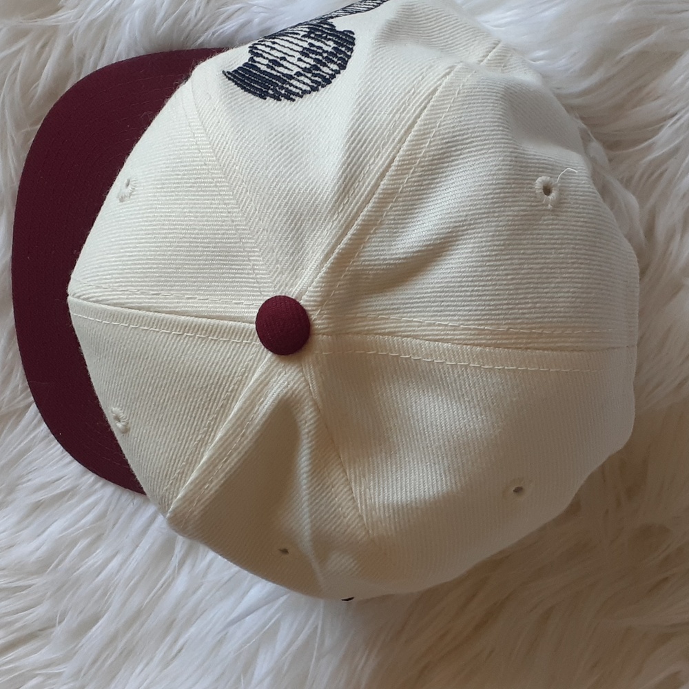 Vtg University of Massachusetts UMASS Minutemen Ivory & Maroon Snapback - Picture 4 of 9